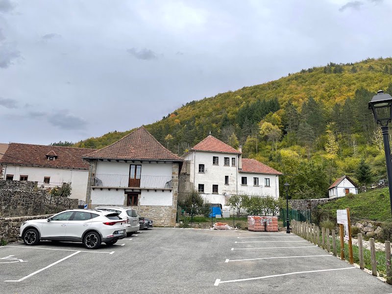 Apartamentos Apezarena Irati - ()