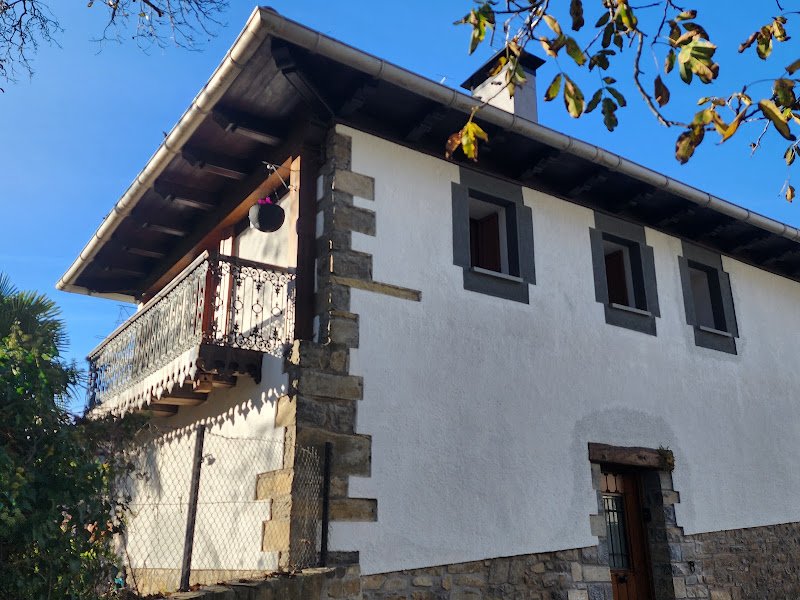 Apartamentos Balisa. Alojamiento rural Esparza de Salazar. Selva de Irati - ()