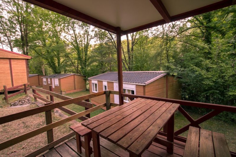 Camping Molí Serradell. Restaurante Cocina Típica de Montaña - ()