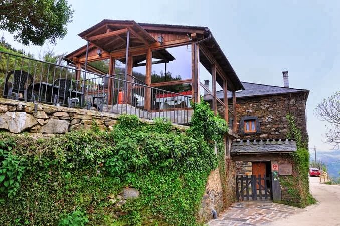 CASA CORRAL - ()