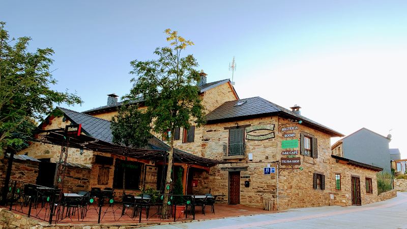 Hostal-Restaurante y tienda El Trasgu de Foncebadón - ()