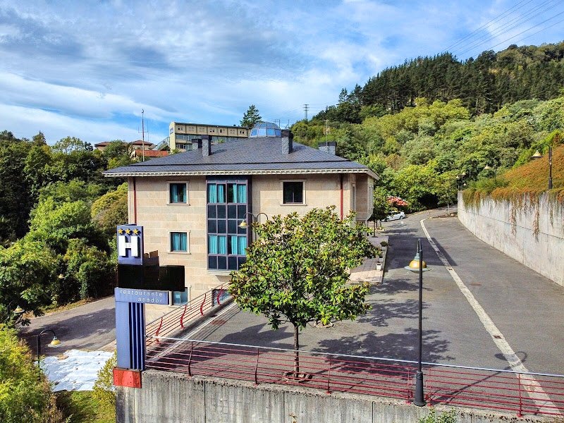 Hotel Eibar - ()