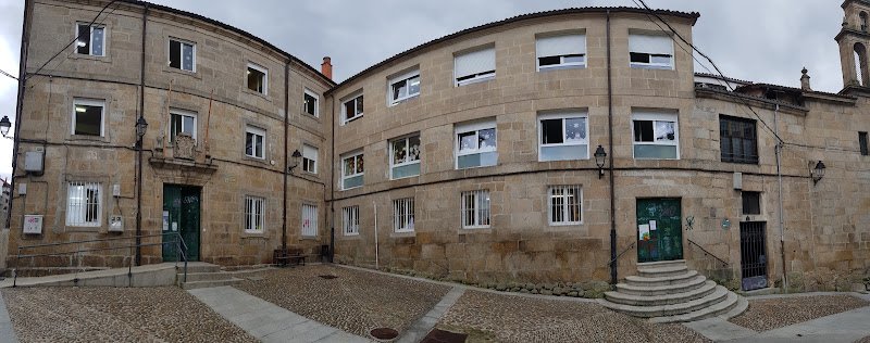 Residencia Xuvenil Florentino López Cuevillas - ()